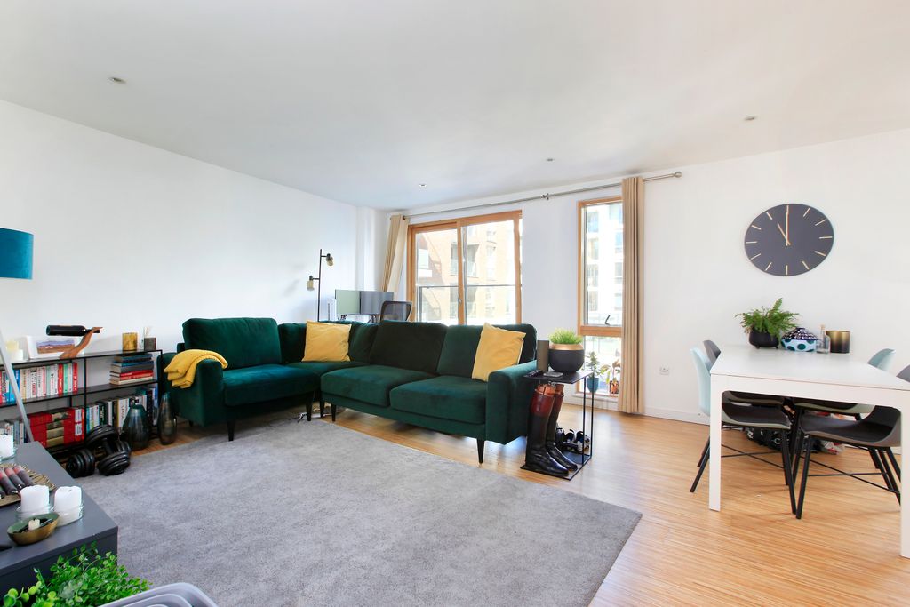 Property photo 2 of 13