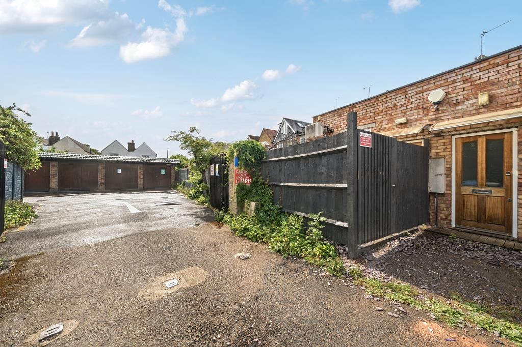 Property photo 1 of 17 External View