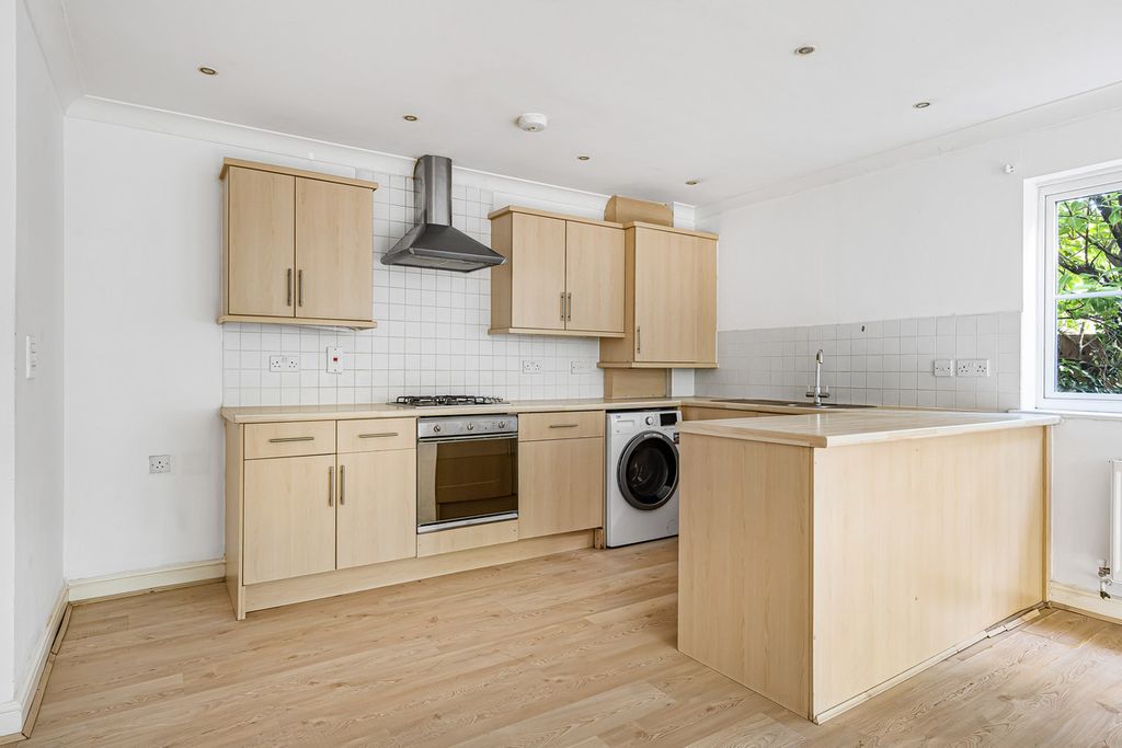 Additional image 5 of 2 bed flat for saleBuckingham Road, Bicester OX26