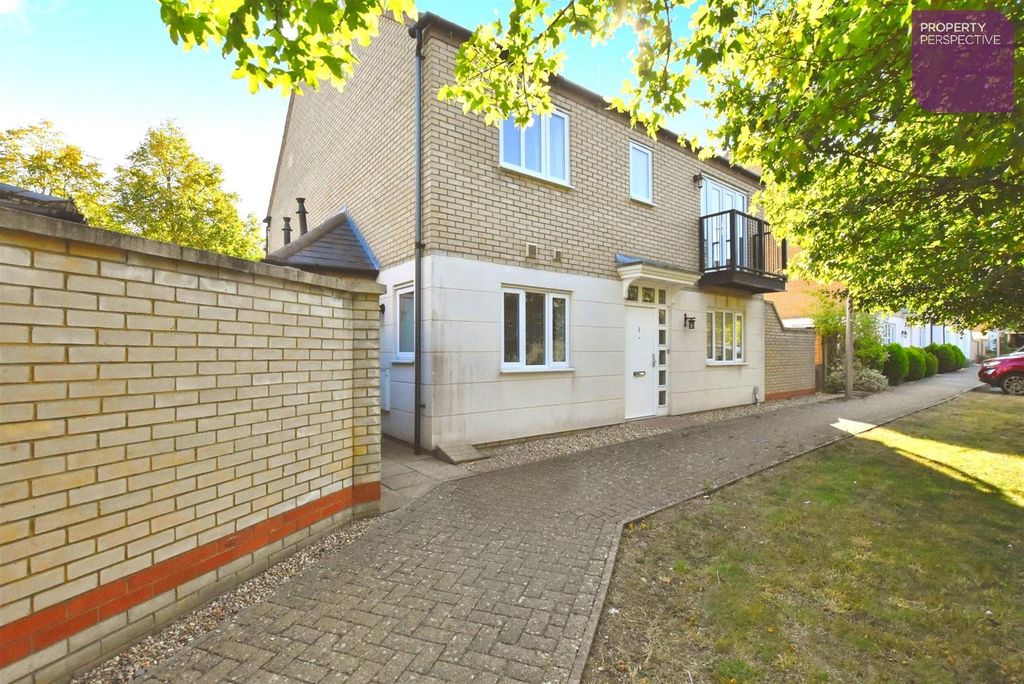 Property photo 1 of 24