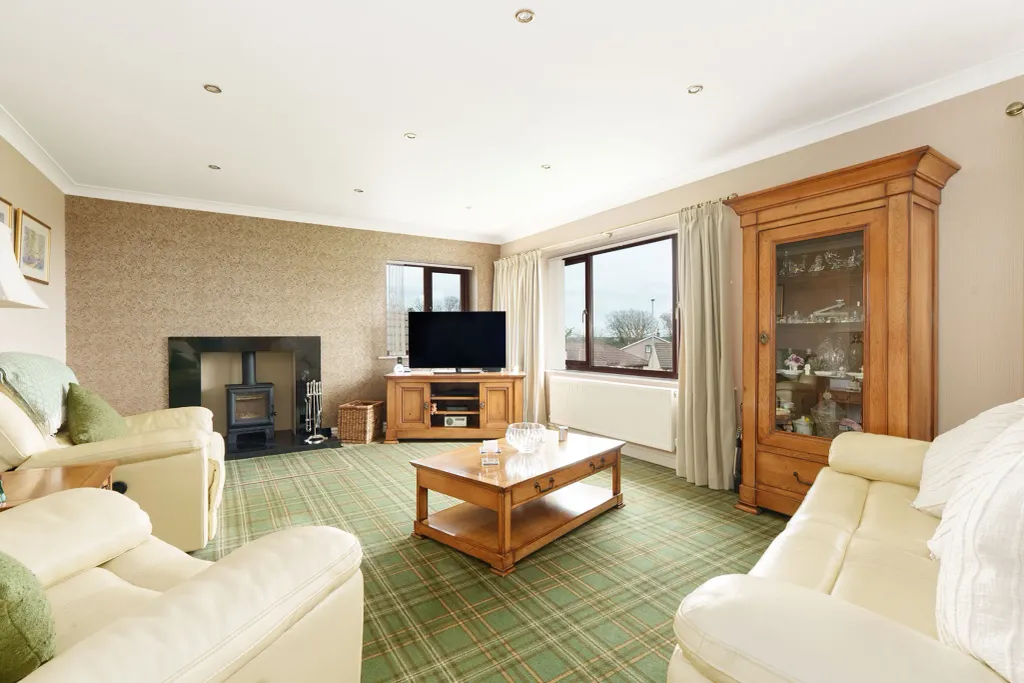 Property photo 3 of 25