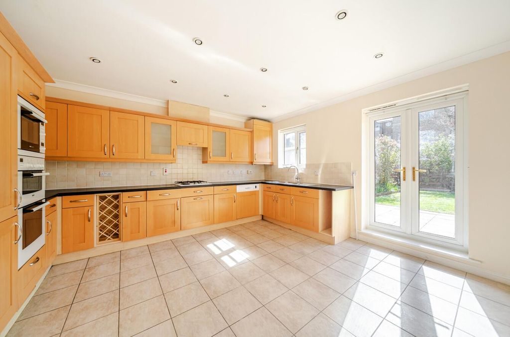 Property photo 2 of 16 Davidson Frost-Wellings, Dfw, Goodhall Close, Stan