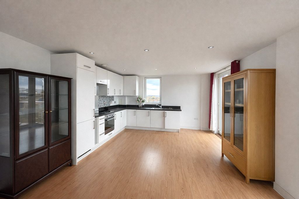 Property photo 2 of 4 Kitchen Dining Area