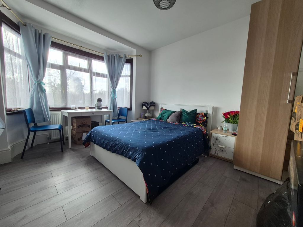 Property photo 2 of 5 Gallery