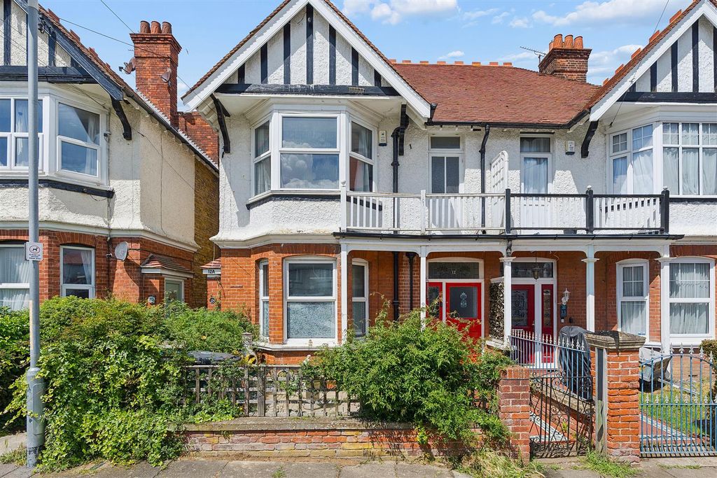 Property photo 1 of 14 12 Crawford Gardens-Hr2.Jpg