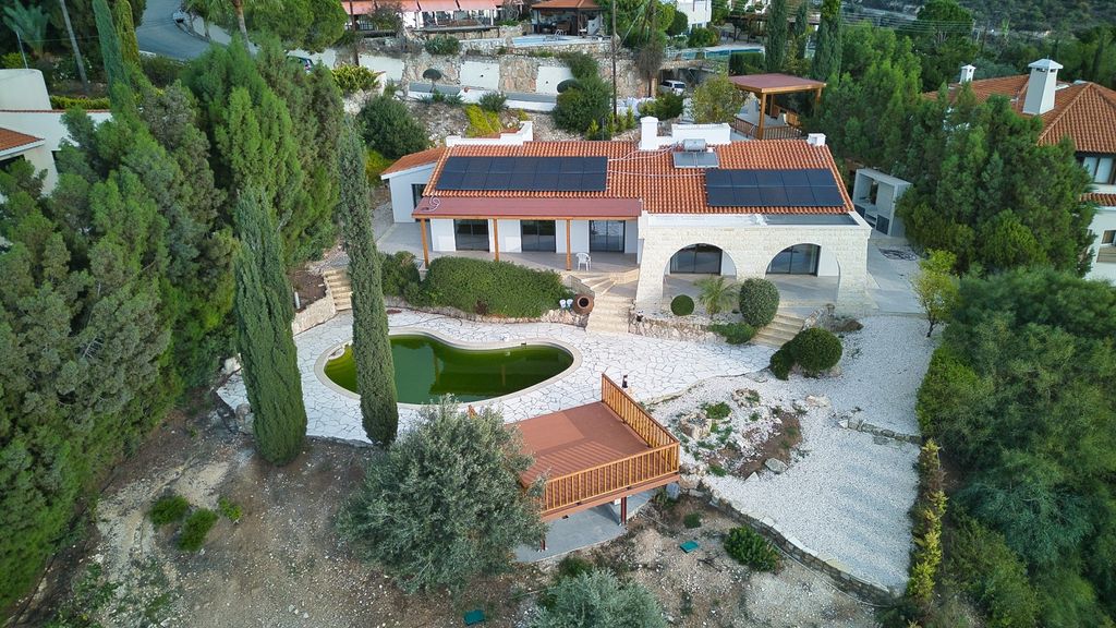 Property photo 2 of 14