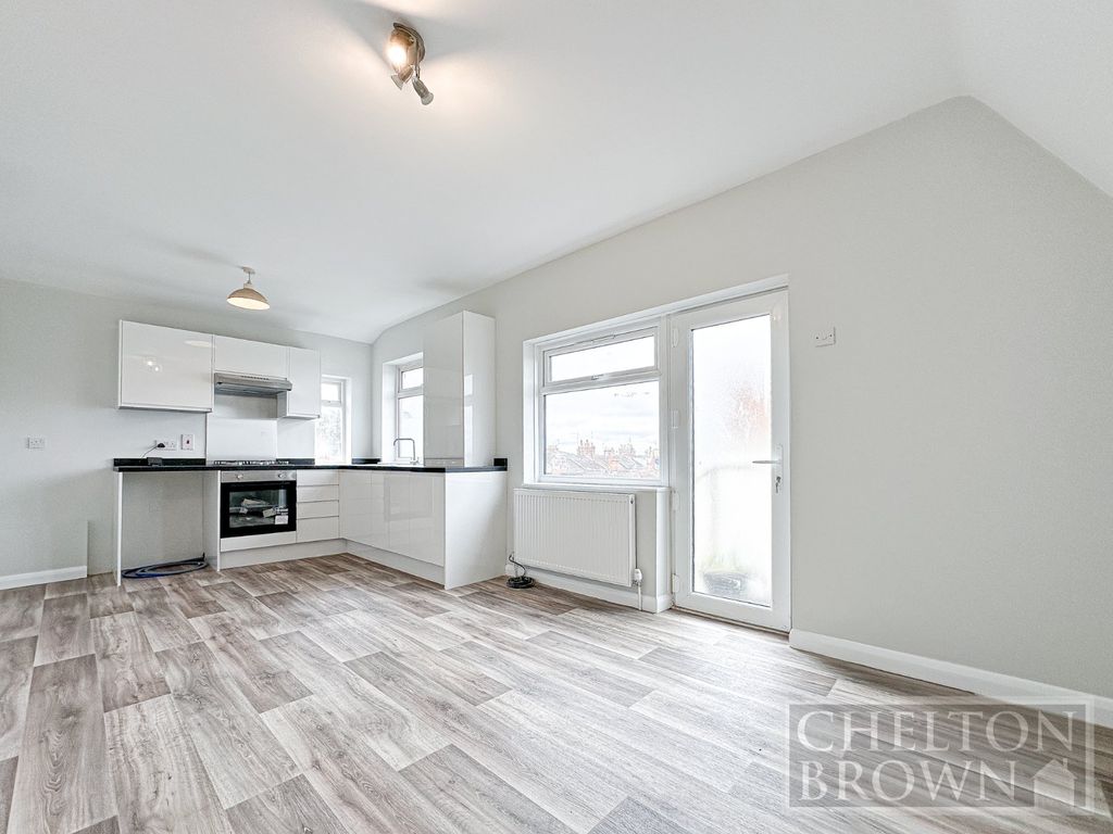 Property photo 2 of 18 Lounge/Kitchen