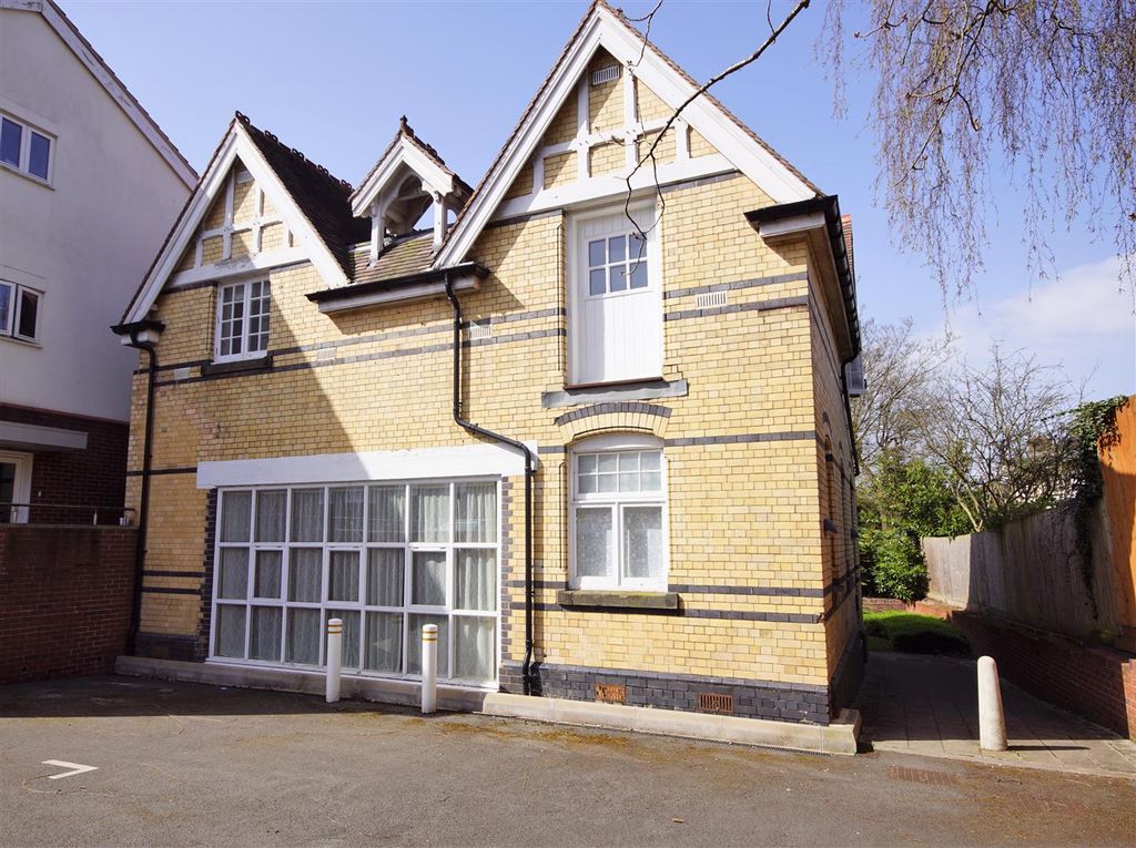 Property photo 1 of 12