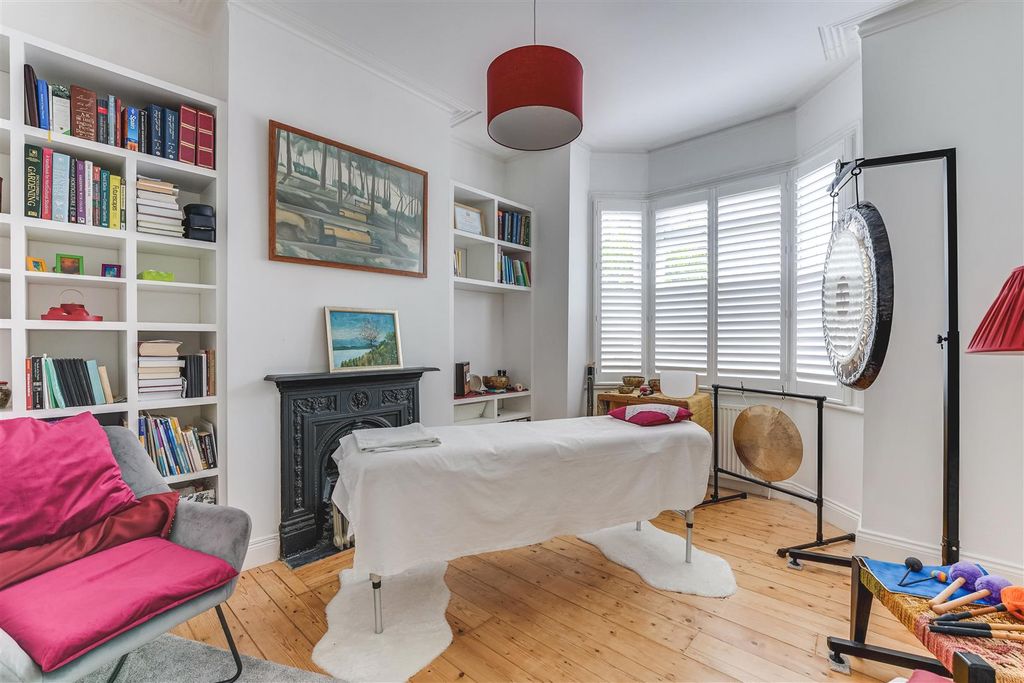 Property photo 2 of 39 Livingstone Road-22.Jpg