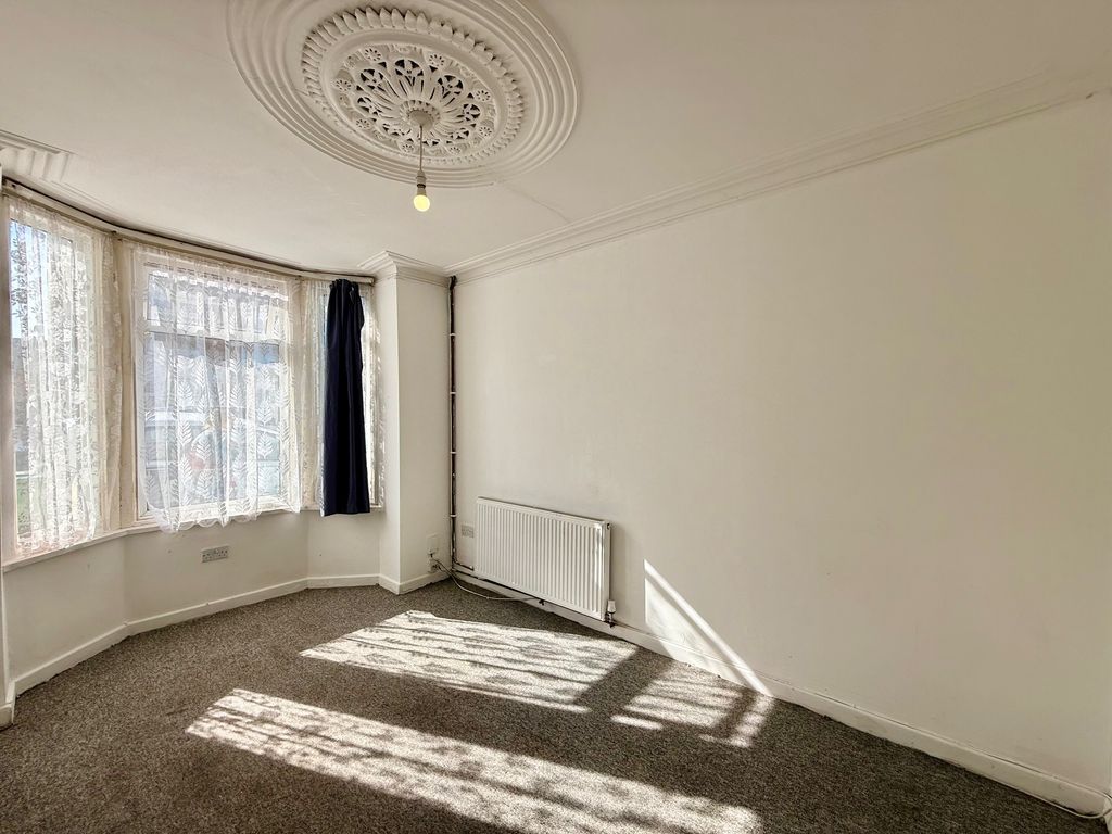 Property photo 3 of 12 Image