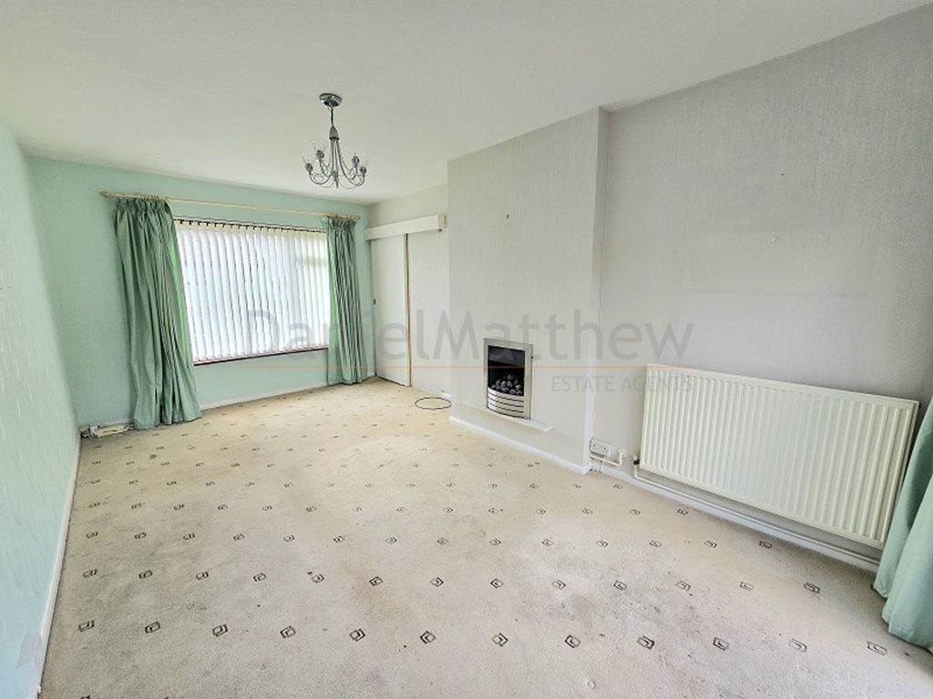 Property photo 2 of 21 Lounge