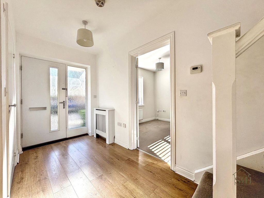 Property photo 2 of 22