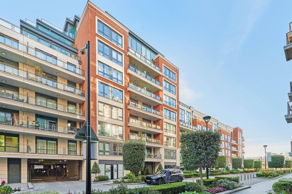 Property photo 2 of 13 Compass House