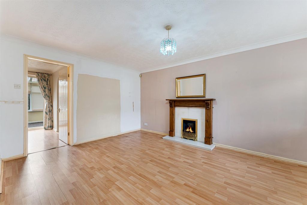 Property photo 2 of 20 18 Hemnett Road-24.Jpg