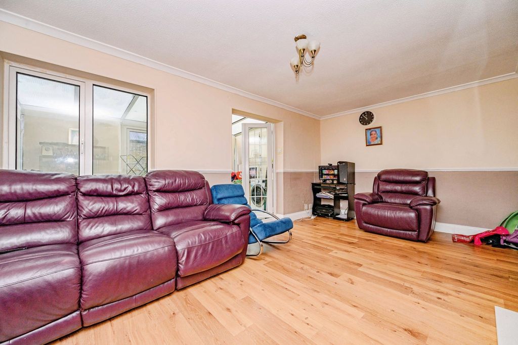 Property photo 2 of 14 Photo