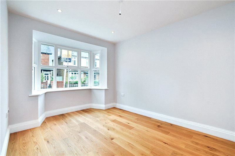 Property photo 3 of 10 Lounge