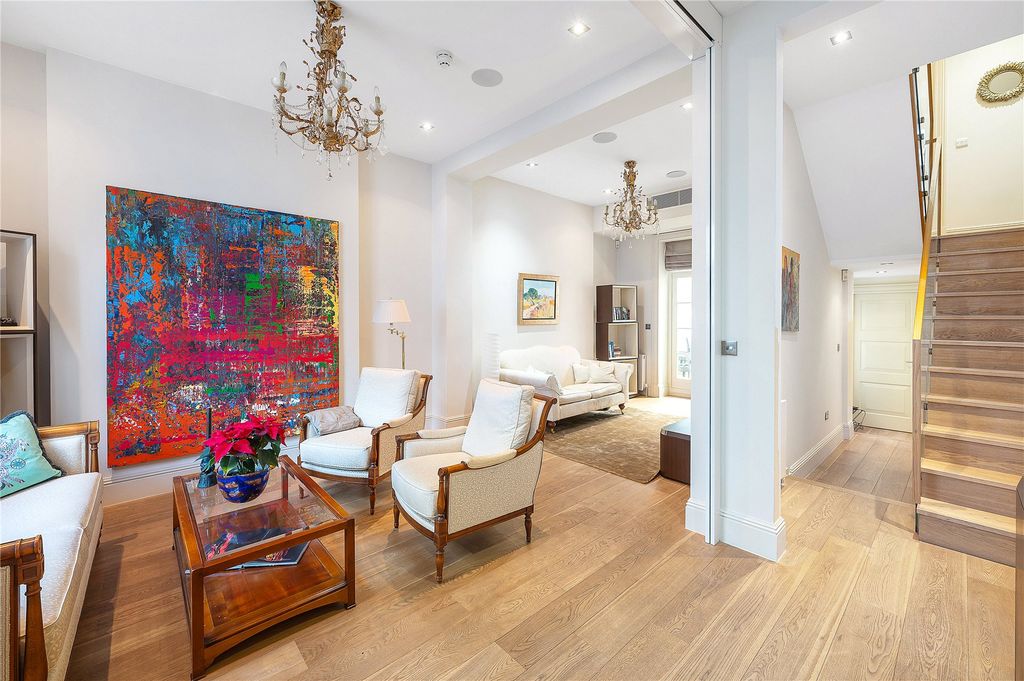 Property photo 1 of 18 Reception