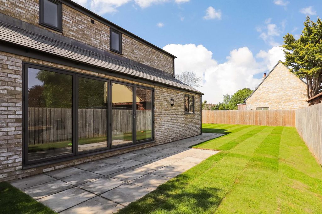 Property photo 3 of 26 External (5).Jpg