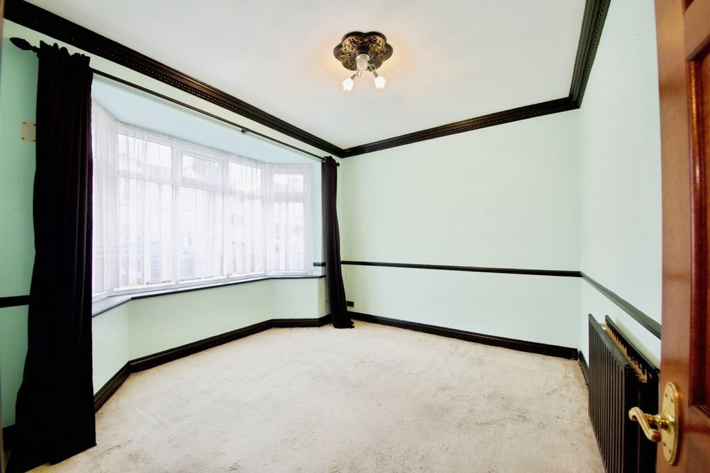Property photo 2 of 15 Pbox-Img.Jpg