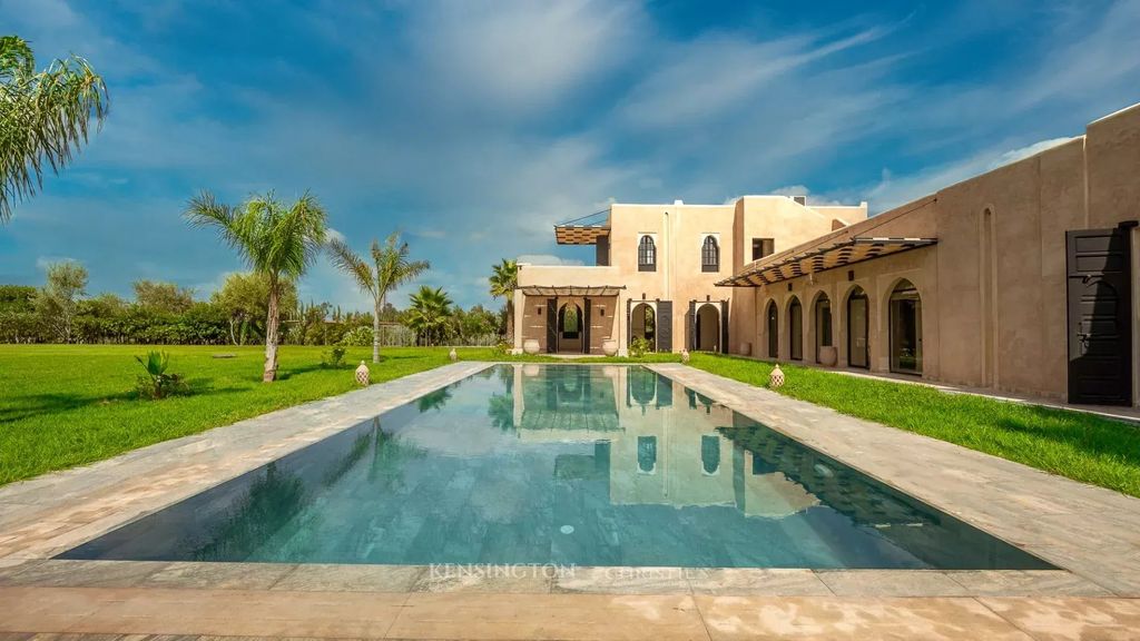 Property photo 3 of 44