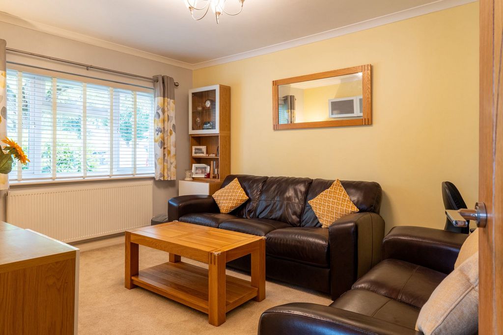 Property photo 3 of 36