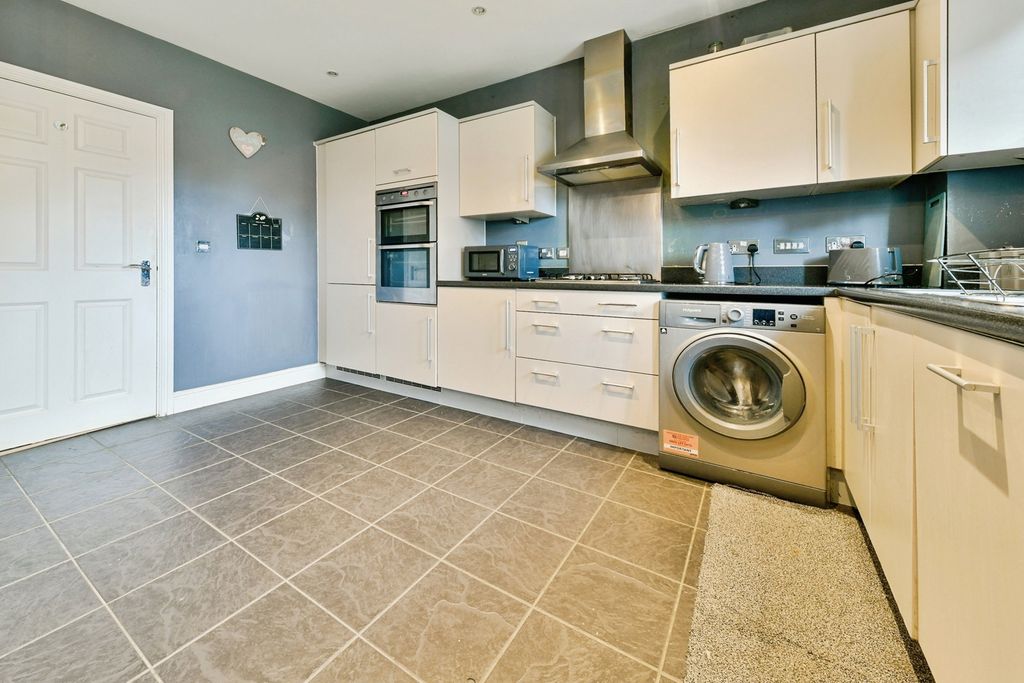 Property photo 3 of 23 Pbox-Img.Jpg