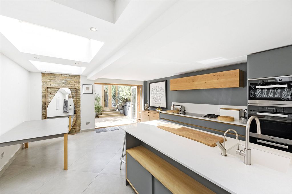 Property photo 2 of 13 Kitchen