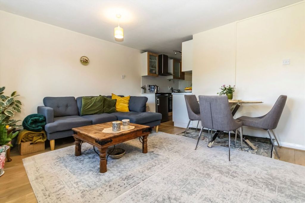 Property photo 2 of 3