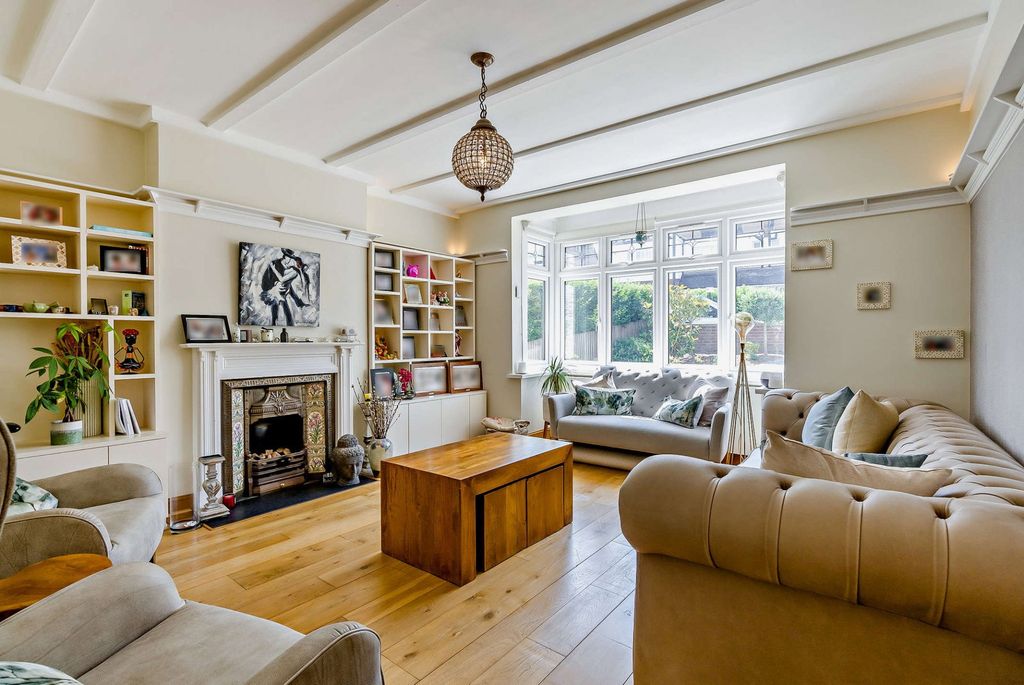 Property photo 2 of 18