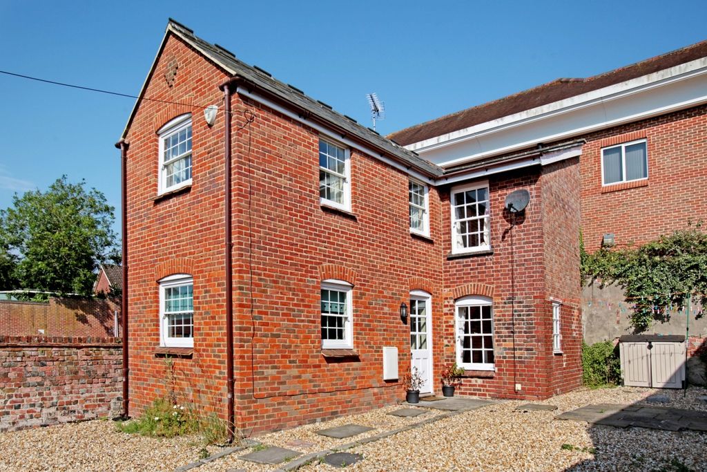 Property photo 1 of 6 Lostcottage149936...