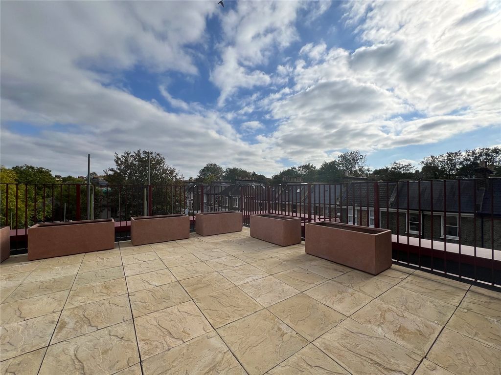 Property photo 2 of 9 Picture No. 33