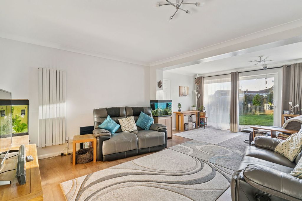 Property photo 2 of 23