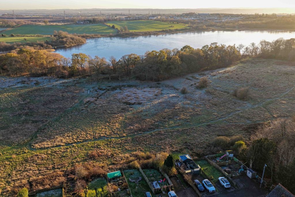 Property photo 2 of 21 4155534