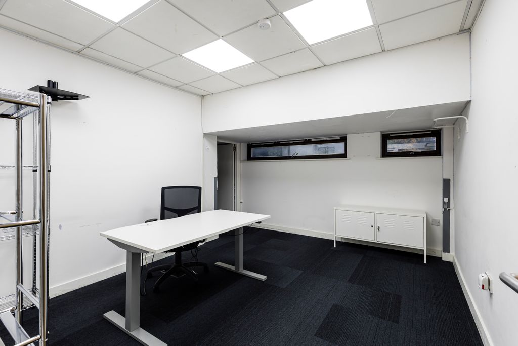 Property photo 2 of 6