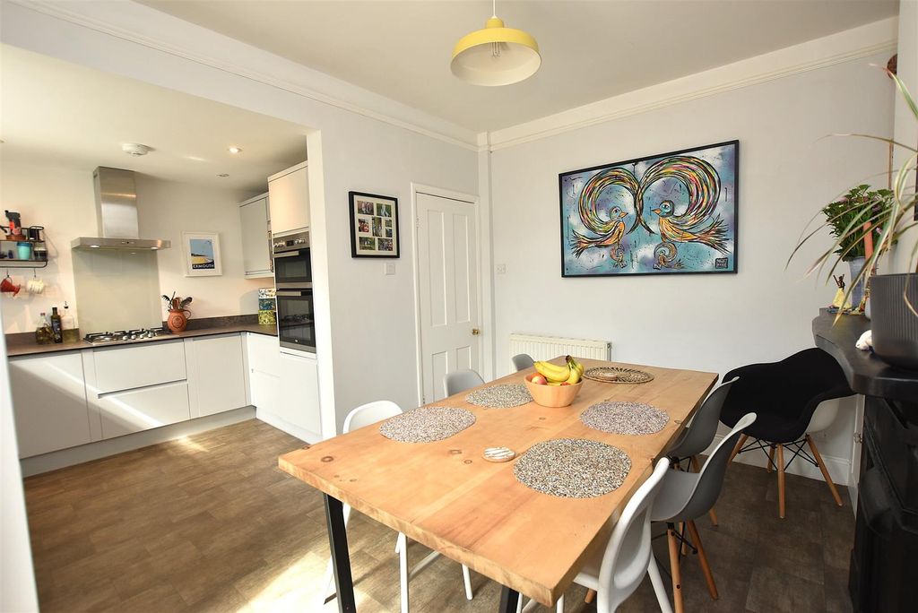 Property photo 2 of 25 Kitchen/Diner