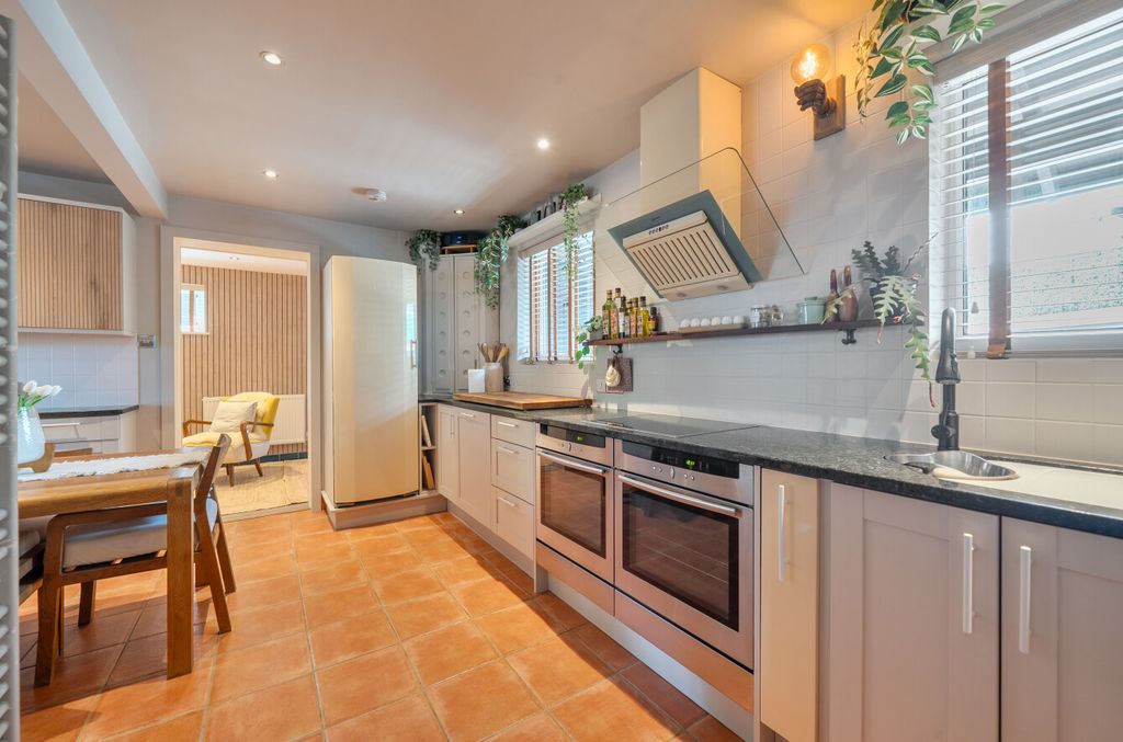 Property photo 3 of 18 1468480-11-6A2Fe6...