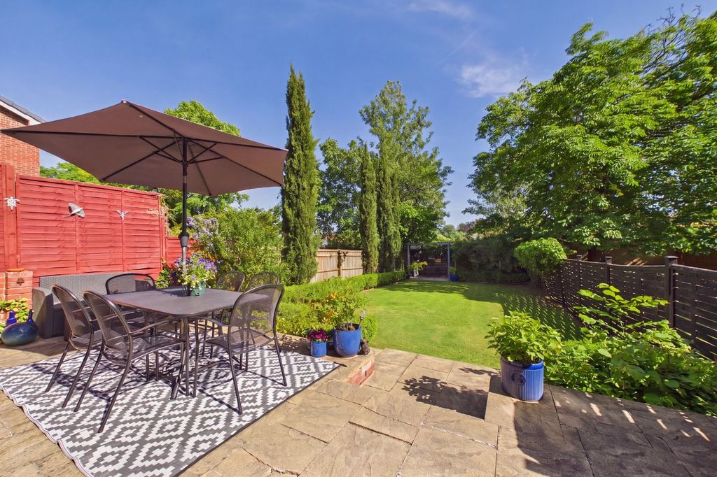 Additional image 2 of 3 bed maisonette for saleLaburnham Road, Maidenhead, Berkshire SL6