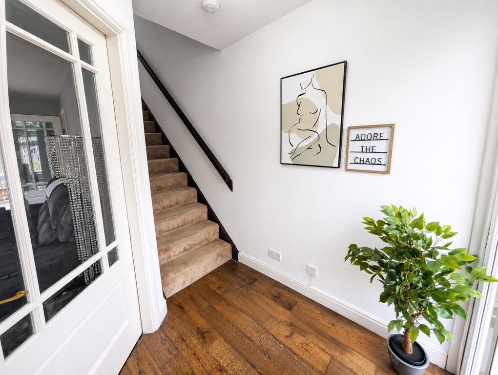 Property photo 2 of 31