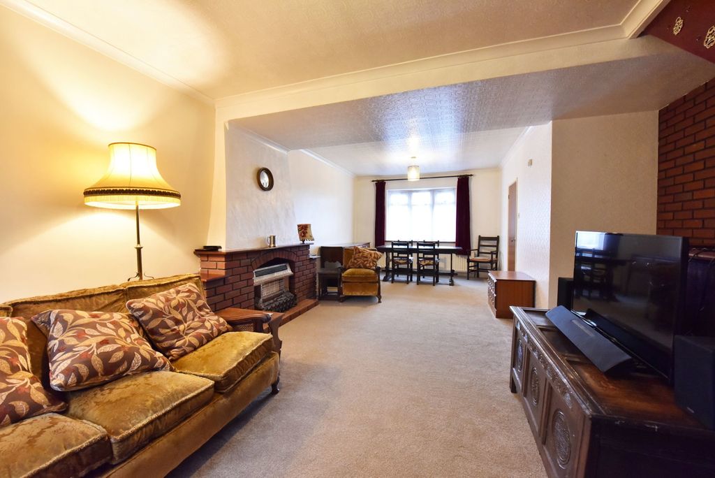 Property photo 2 of 21