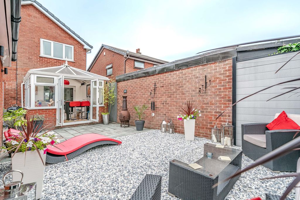 Property photo 2 of 40