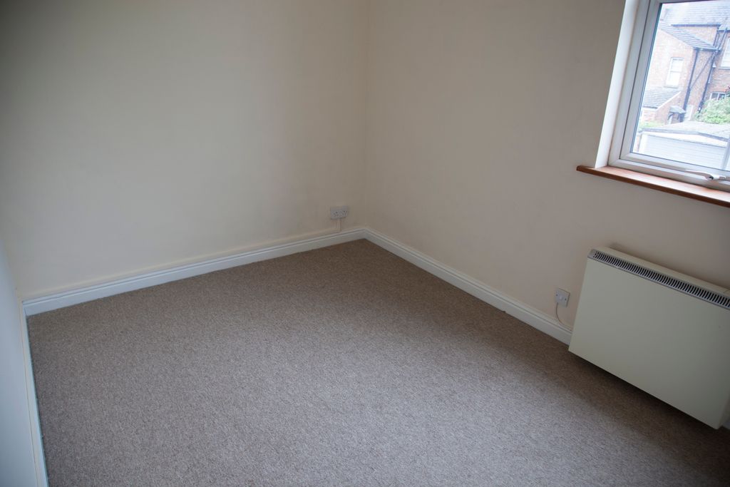 Property photo 3 of 6 Living Room