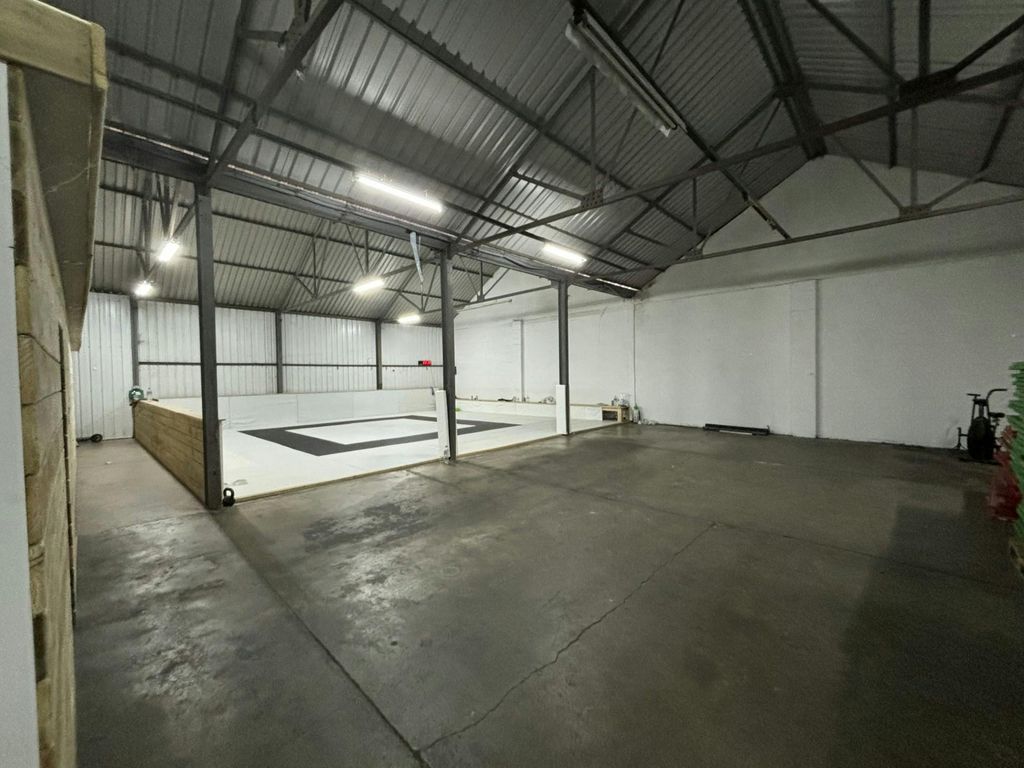 Property photo 2 of 6 Thumbnail_Img_7461.Jpg