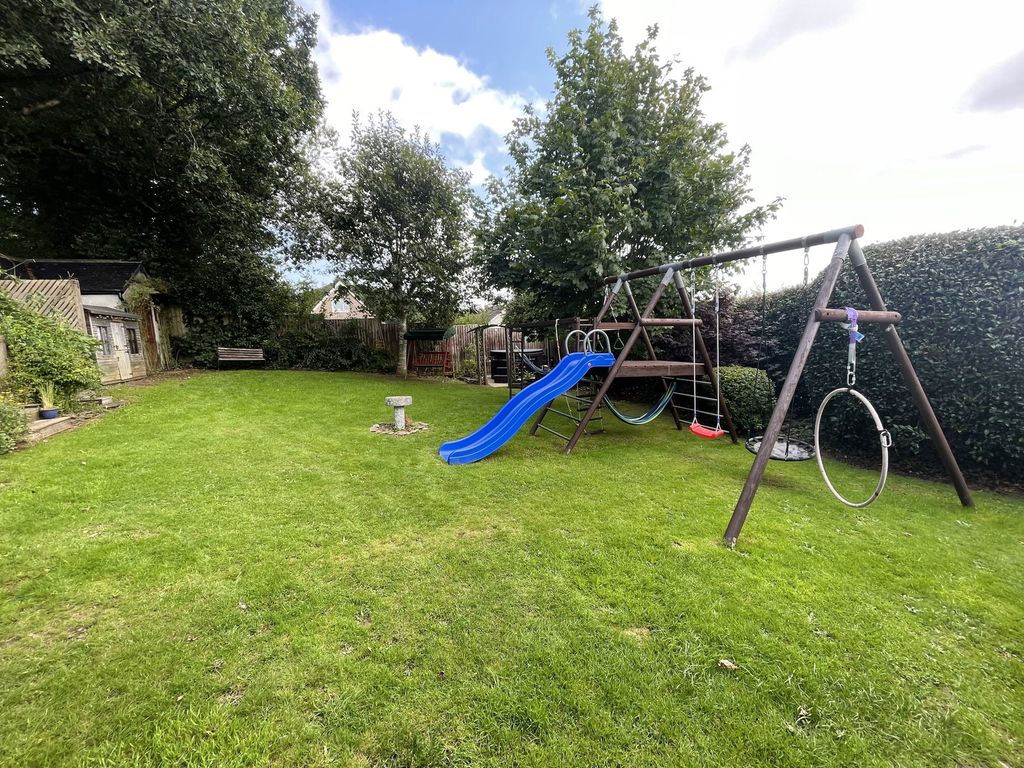 Property photo 3 of 24