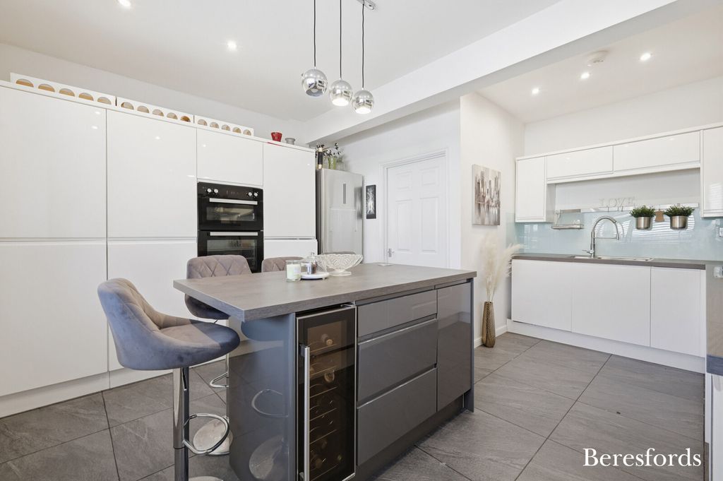 Property photo 3 of 23 Picture No. 29