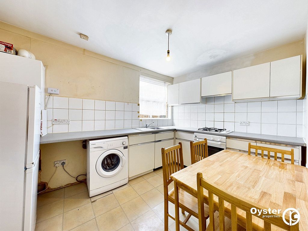 Property photo 3 of 8 Kitchen/Dining