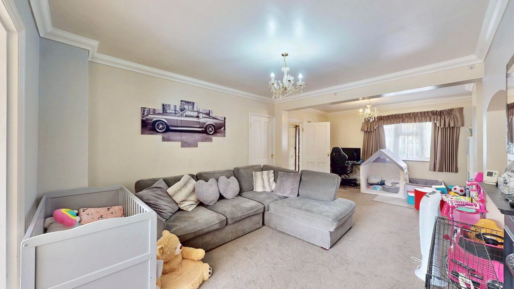Property photo 3 of 19