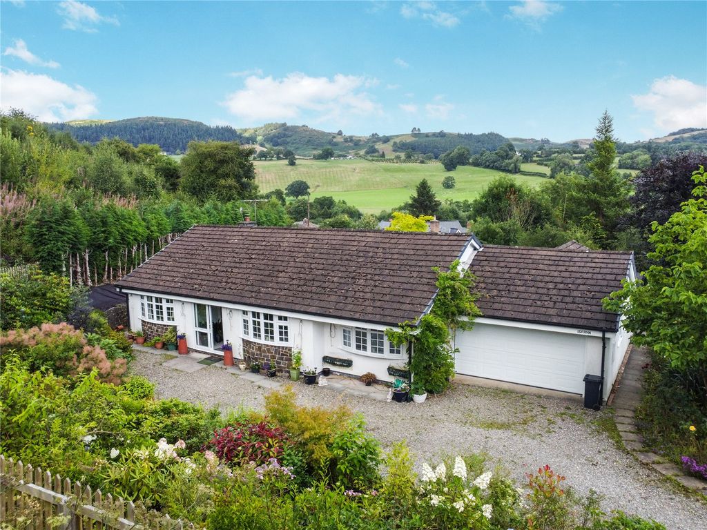 Property photo 1 of 31 Picture No. 33