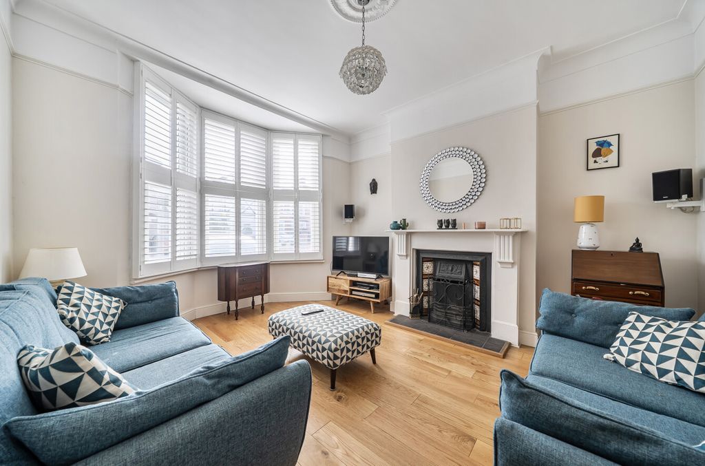 Property photo 2 of 16 1525743-20-6Aba5B...