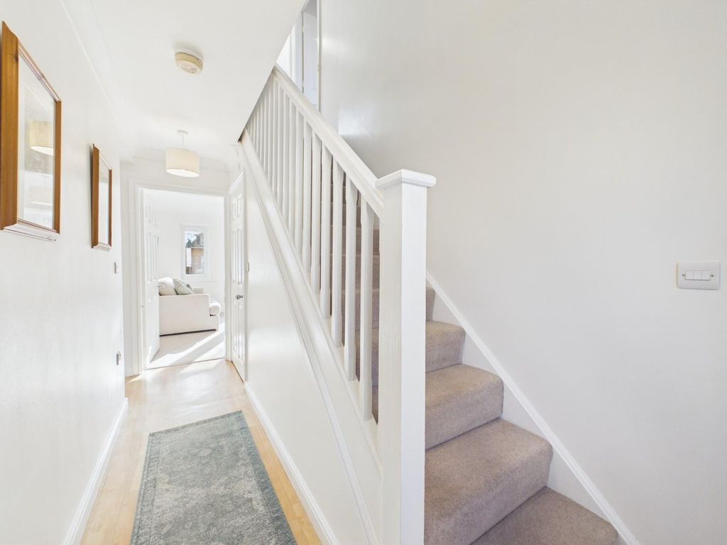 Property photo 2 of 21 Cam04899G0-Pr0290-Still001.Jpg