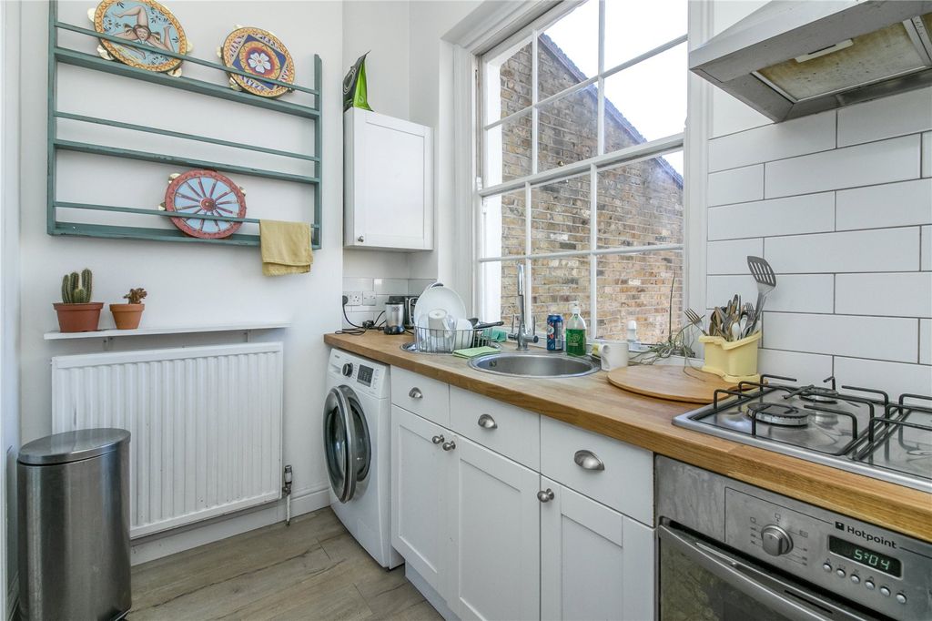 Property photo 2 of 15 Kitchen